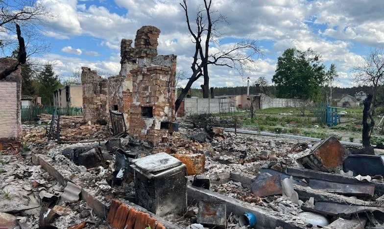 Între două lumi: Povestea mea despre sacrificiu și regăsire