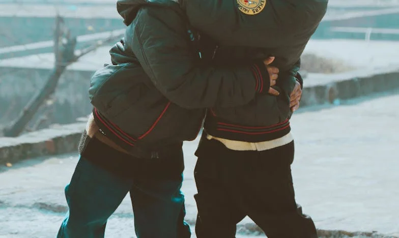 M-a lăsat în luna a noua de sarcină. După trei ani, s-a întors și m-a implorat să-l iert...