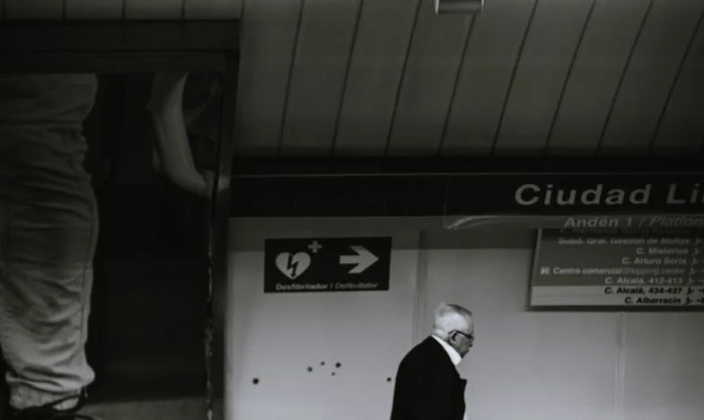 Nu-mi mai recunosc familia: povestea unei seri care a schimbat totul