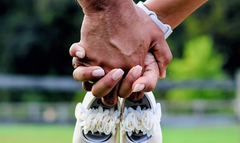 Prinsă în Capcană: Cum Ajutorul pentru Fiul Meu și Nora Mea Mi-a Răpit Libertatea Financiară