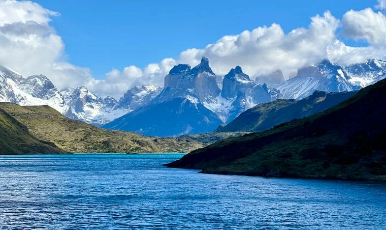 Sângele meu, sângele nostru: Îndoieli, trădări și lupta pentru adevăr într-o familie românească