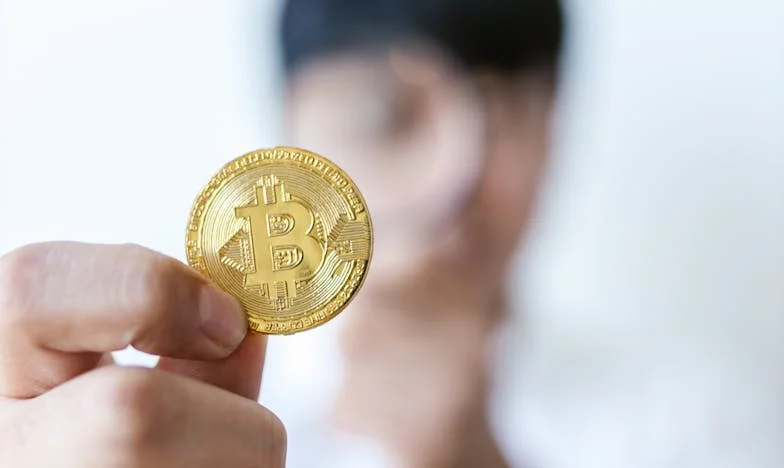 Soțul în umbra mamei: Poate fi reconstruită încrederea când familia devine câmp de luptă?