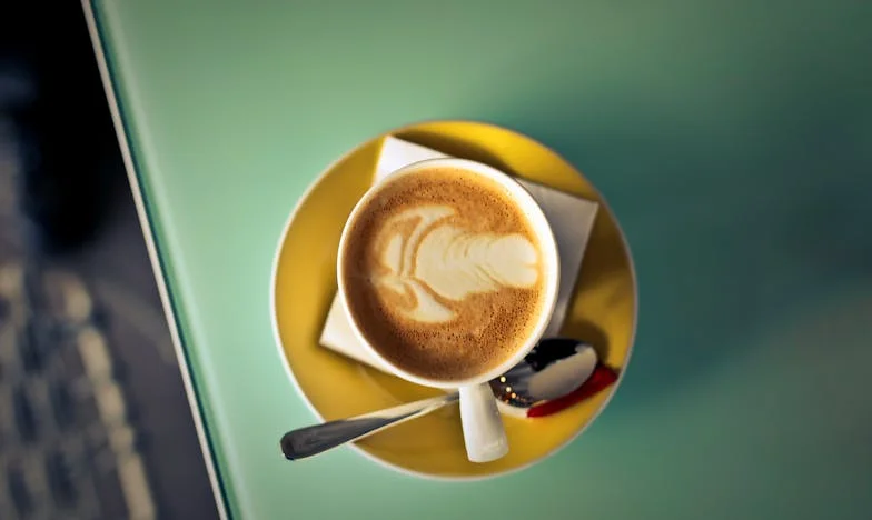 Telefonul mut din miez de noapte – povestea Kingăi, care a fost nevoită să se confrunte cu trecutul