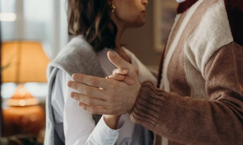 Ajutor! Soacra mea ne controlează viața – Mai există vreo cale de scăpare?