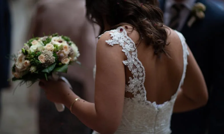 Am aflat despre nașterea nepoatei mele abia după o săptămână, iar când am mers cu un cadou, nora mea mă aștepta la ușă