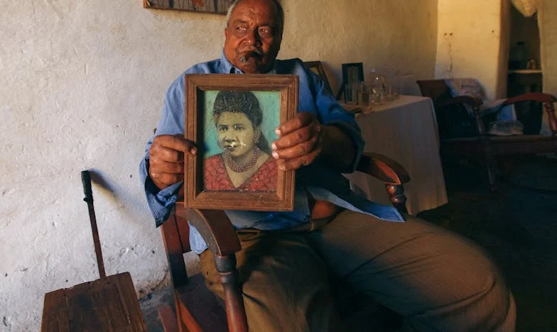 Când S-a Stins Lumina: O Factură Care Ne-a Despărțit