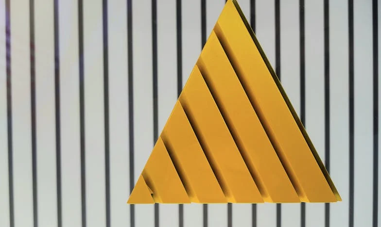 Fiul meu mi-a spus că nu mă așteaptă de Crăciun. Am anulat transferul pentru rata lui la bancă…