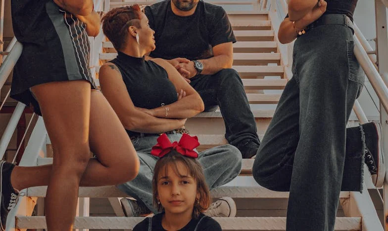 Între Patru Pereți: Casa Care N-a Devenit Acasă