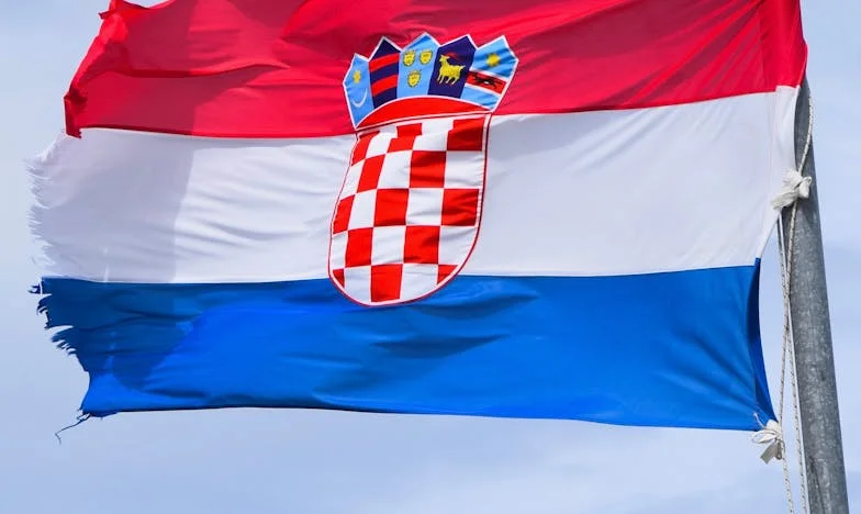 Între patru pereți: Cum am supraviețuit vieții cu soacra și socrul