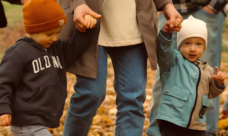 Singură în curte: Viața mea printre șoaptele unui sat românesc