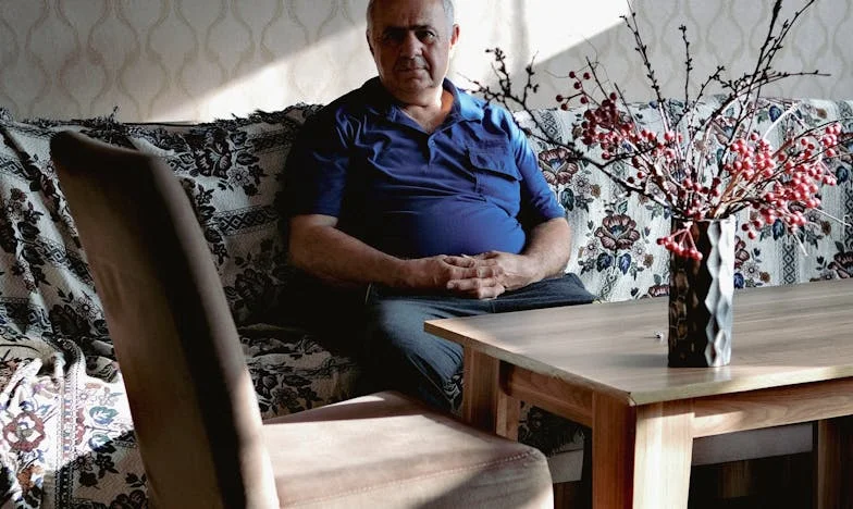 Sub aceeași fotografie: O taină între soacră și mine