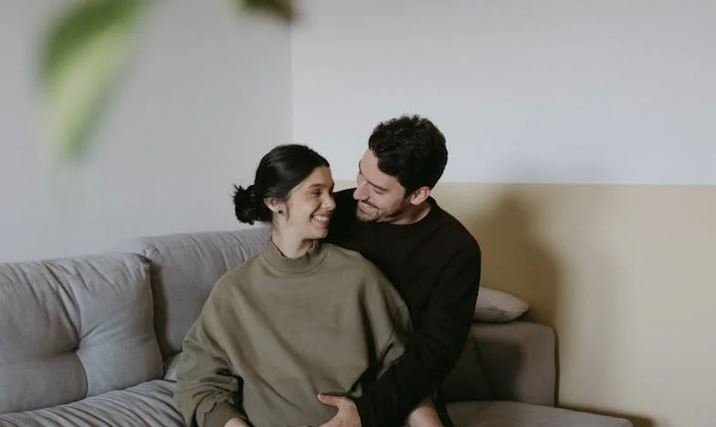 Tăcerea care mă sufocă: Povestea unei familii românești sub semnul economiilor