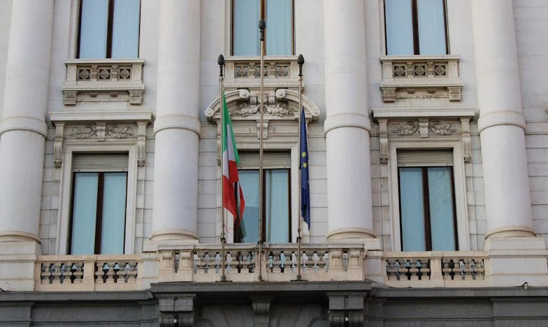 Între două lumi: Povestea mea dintr-un sat uitat de lume