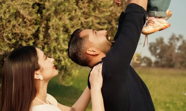„Nu ești pregătită să crești un copil, dă-l spre adopție!” – povestea care a sfâșiat familia mea