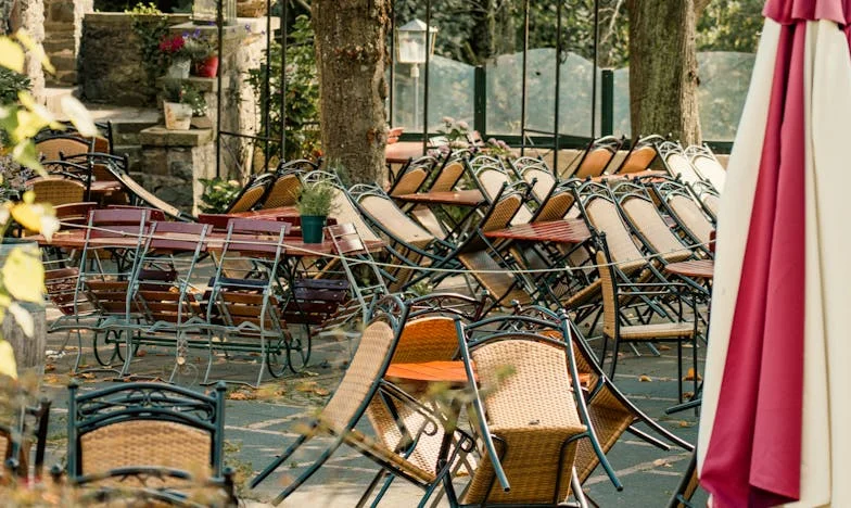 Když se domov stane cizím: Příběh pražské bytové výměny a rodinného rozkolu