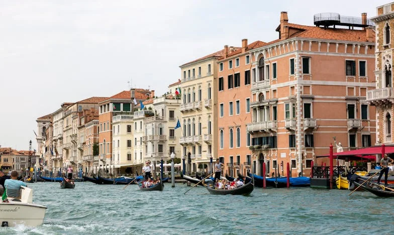 Květované šaty a slzy pod reflektory: Moje maturitní noc, která všechno změnila