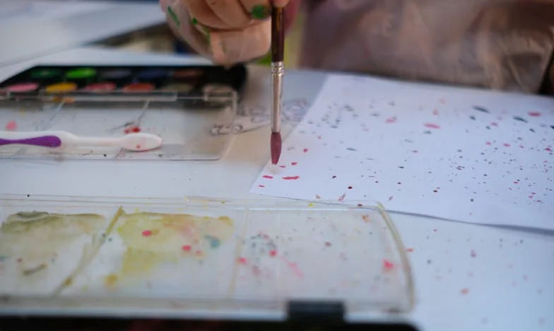 Proč mě babička s dědou neslyší? Příběh o nepochopení mezi generacemi