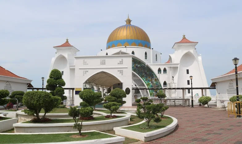 Víra mezi zdmi paneláku: Jak modlitba pomohla mému synovi přežít rozpad manželství