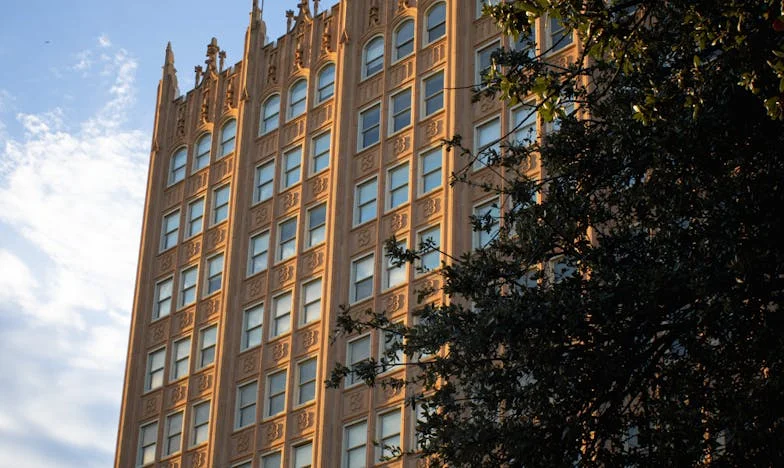 Babička, která kazí atmosféru – příběh o lásce, zklamání a rodinných ranách