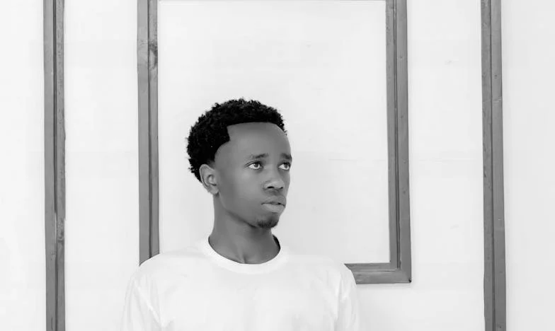 Cizinec v mém domě: Příběh o důvěře, rodině a hranicích