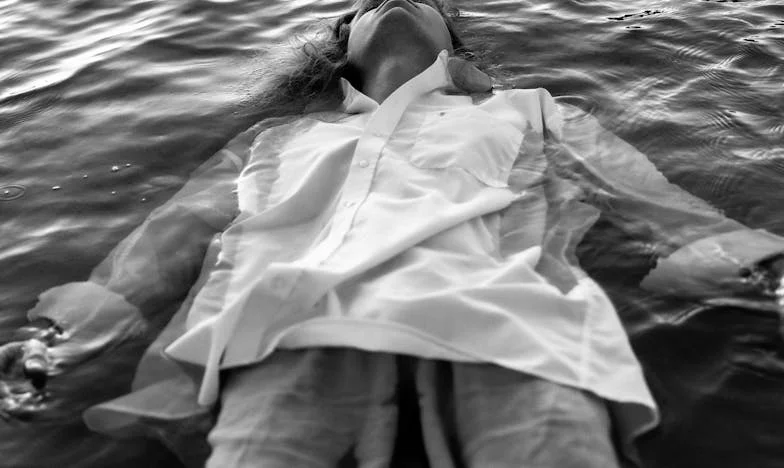 Vyhozená z domova: Příběh zrady, odpuštění a hledání nového začátku