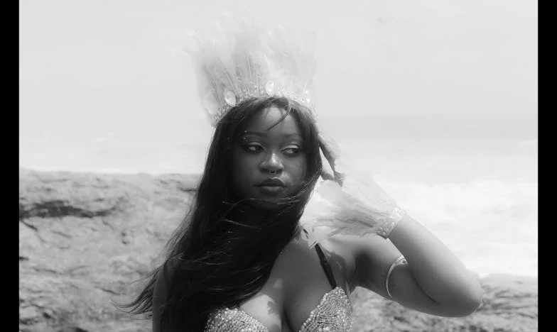 „Babičko, není ti trapné nosit džíny?“ – Příběh o jedné české babičce, která odmítá stárnout podle cizích pravidel