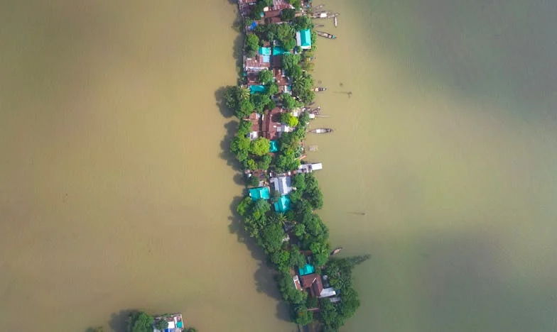 Když se minulost vrací: Setkání po čtyřiceti letech na lavičce v Riegrových sadech