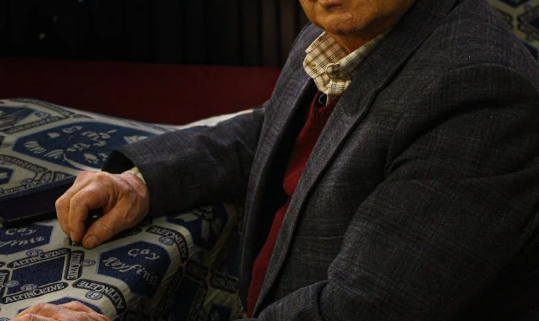 Mezi dvěma ohni: Když rodina znamená volbu