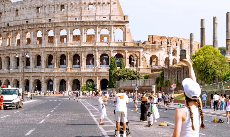 Odejít a neohlížet se: Příběh o rodině, vině a svobodě