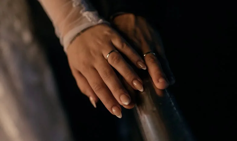 Zlomené sliby domova: Příběh o návratu, který se nekonal