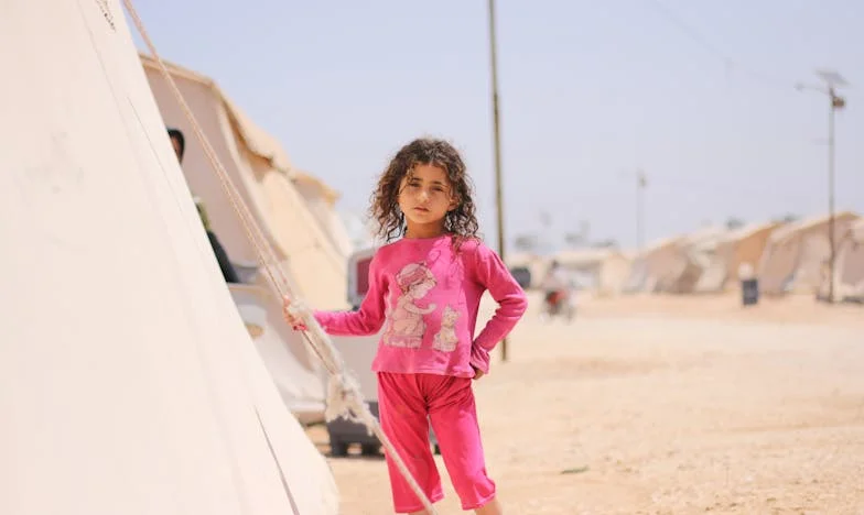 Moje dcera vždy tvrdila, že děti nechce. Teď mě prosí o pomoc a já nevím, jestli to zvládnu…