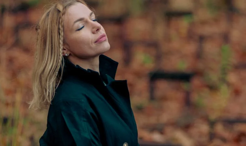 „Můj syn nebude služka v domě!” – Příběh o očekáváních, snech a hledání vlastního hlasu