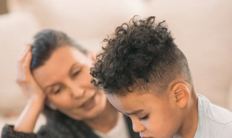 Narozeniny, které rozbily nejen mou kuchyň, ale i mé srdce: Příběh jedné večeře se tchány