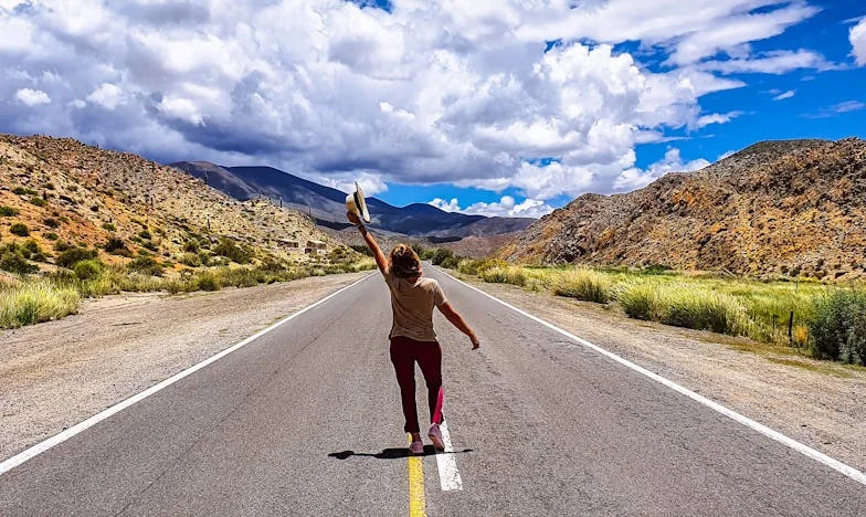 „Nechci už žít mezi těmi odpadky“: Příběh o tom, jak mě vlastní rodina dusila láskou i kontrolou