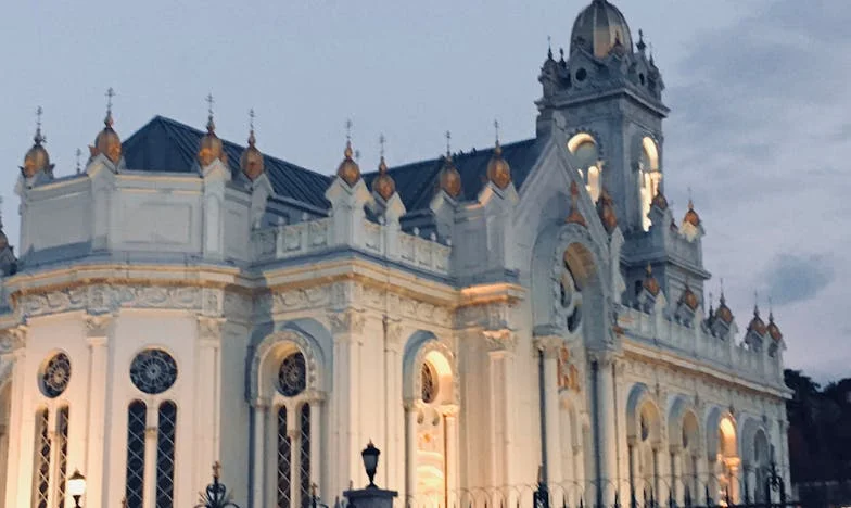 „Nepij to, Aničko!” – Rodinné drama u stolu. Moje hledání pravdy a důvěry