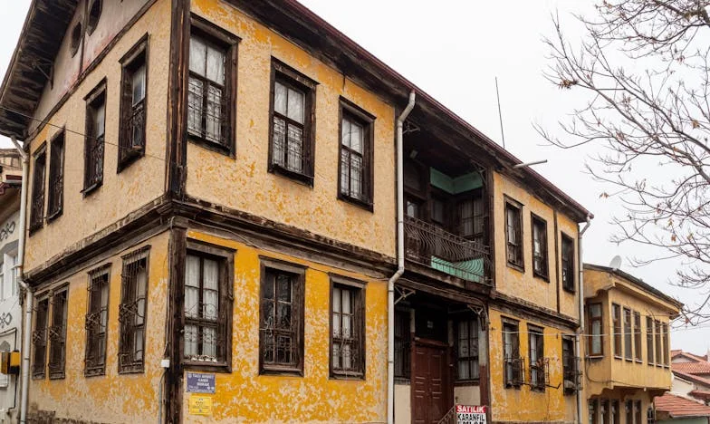 „Sbal se a nastěhuj se k nám!” – Jak moje tchyně rozbila naše manželství po narození syna