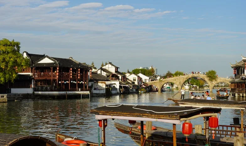 Ve stínu tchyně: Můj boj o vlastní život v cizím domě