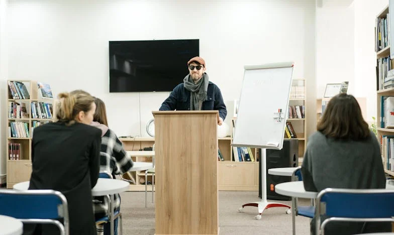 À dix-huit ans, mon fils est devenu père : le bouleversement d'une famille française