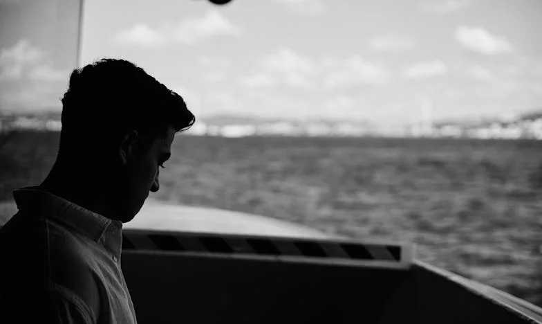 « Ma sœur, mon fardeau : secrets d’une famille française »