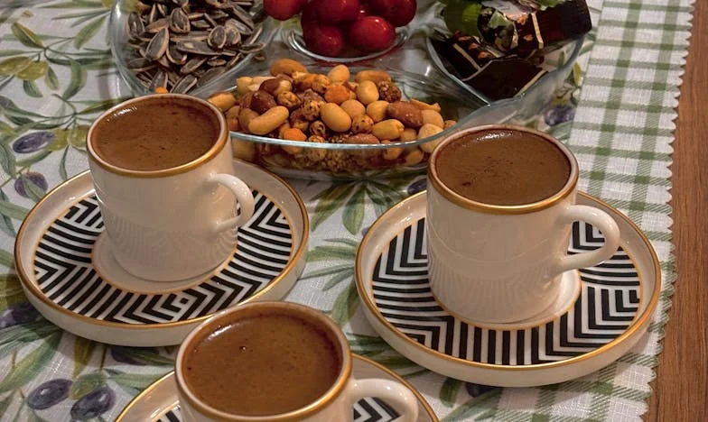 Des années de mensonges : La vérité sur les soirées d'entreprise de mon mari