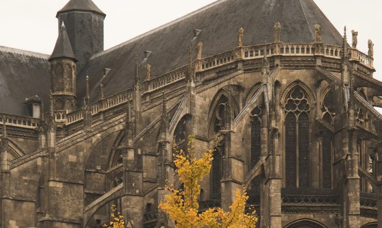 Ma mère refuse de garder mes enfants : le combat d'une mère célibataire à Lyon