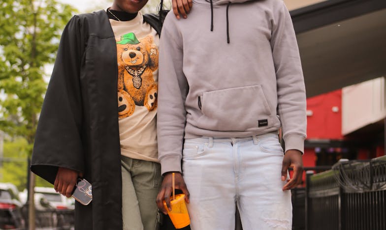 « Tu me prends chez toi ? » – Histoire d’une mère, d’une fille et des frontières infranchissables