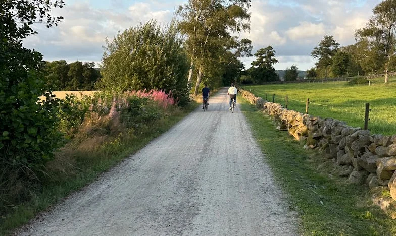 Hier, c'était mon anniversaire : entre éclats de voix et éclats de vérité