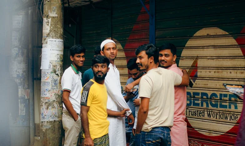 Jamais Assez Bien pour Antoine : L’Amour face aux Frontières Invisibles