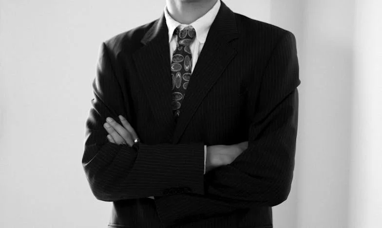 Le jour où ma fille m’a exclue de son mariage : une vérité plus douloureuse que la honte