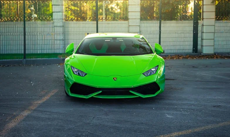 Le parfum du pain chaud et l’amertume des mots tus – l’histoire de Claire dans une cuisine lyonnaise