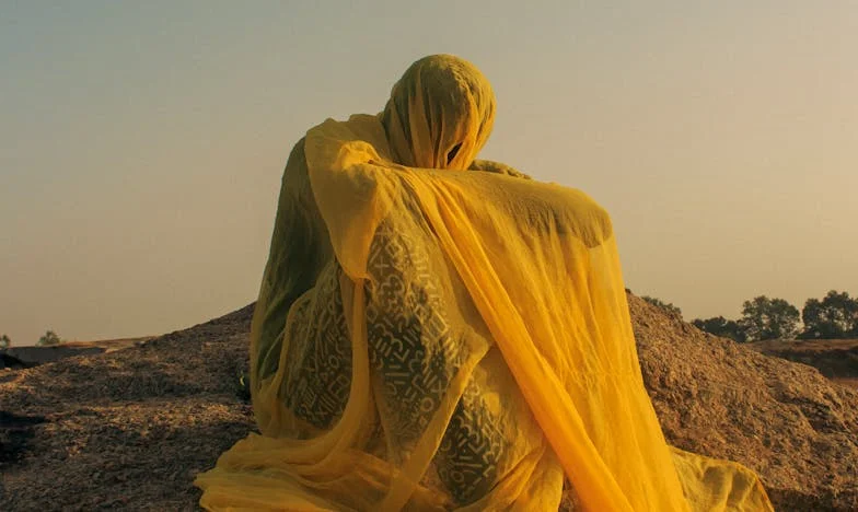 Mamie, pardonne-moi de t’avoir oubliée. Histoire de culpabilité, de blessures familiales et de la lutte pour la proximité