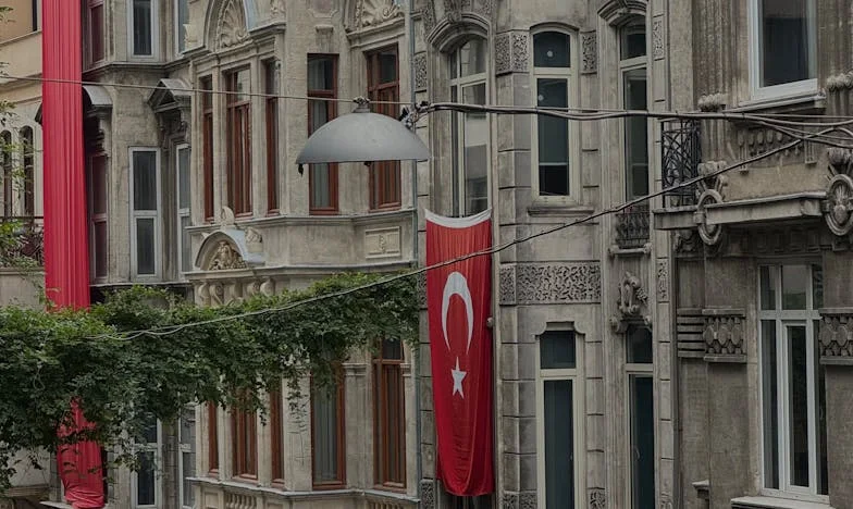 « Prendre Ma Fille ? Mais… C’est Ma Vie ! »