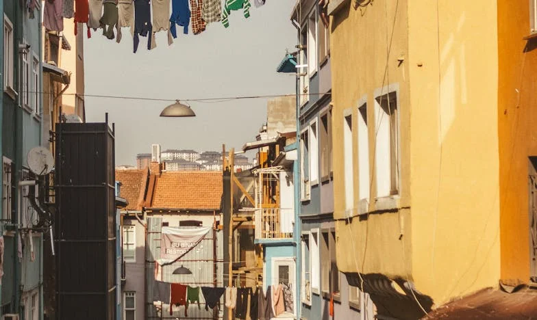 Quand la nuit tombe sur la famille : Le récit d’une mère française face à l’inimaginable