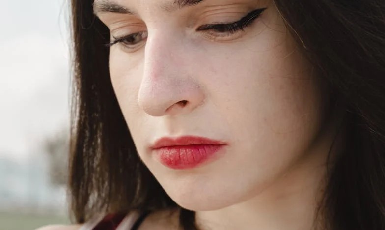 Quand l'Amour S'effrite : Chronique d'une Nuit Blanche à Lyon